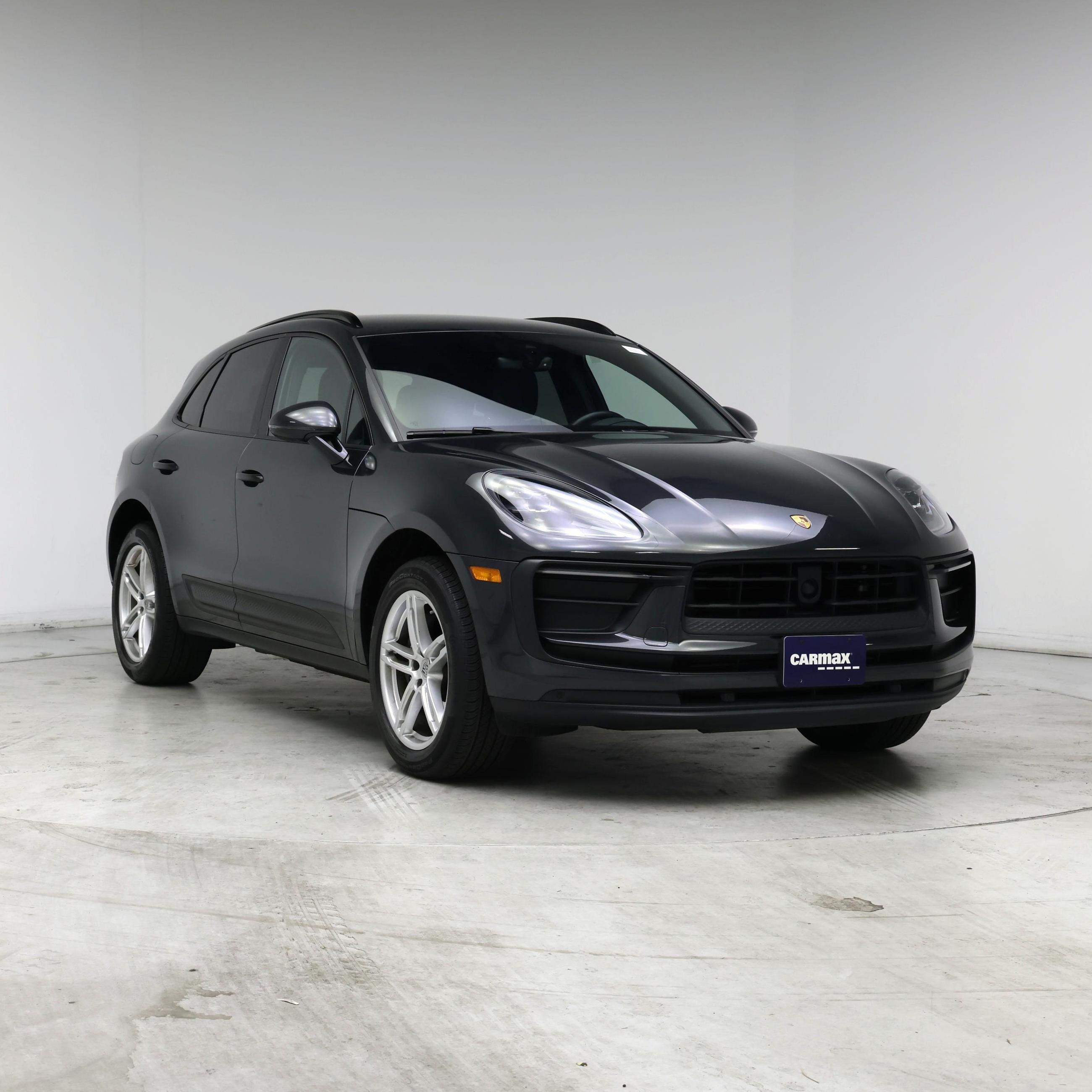2023 Porsche Macan T in Gray