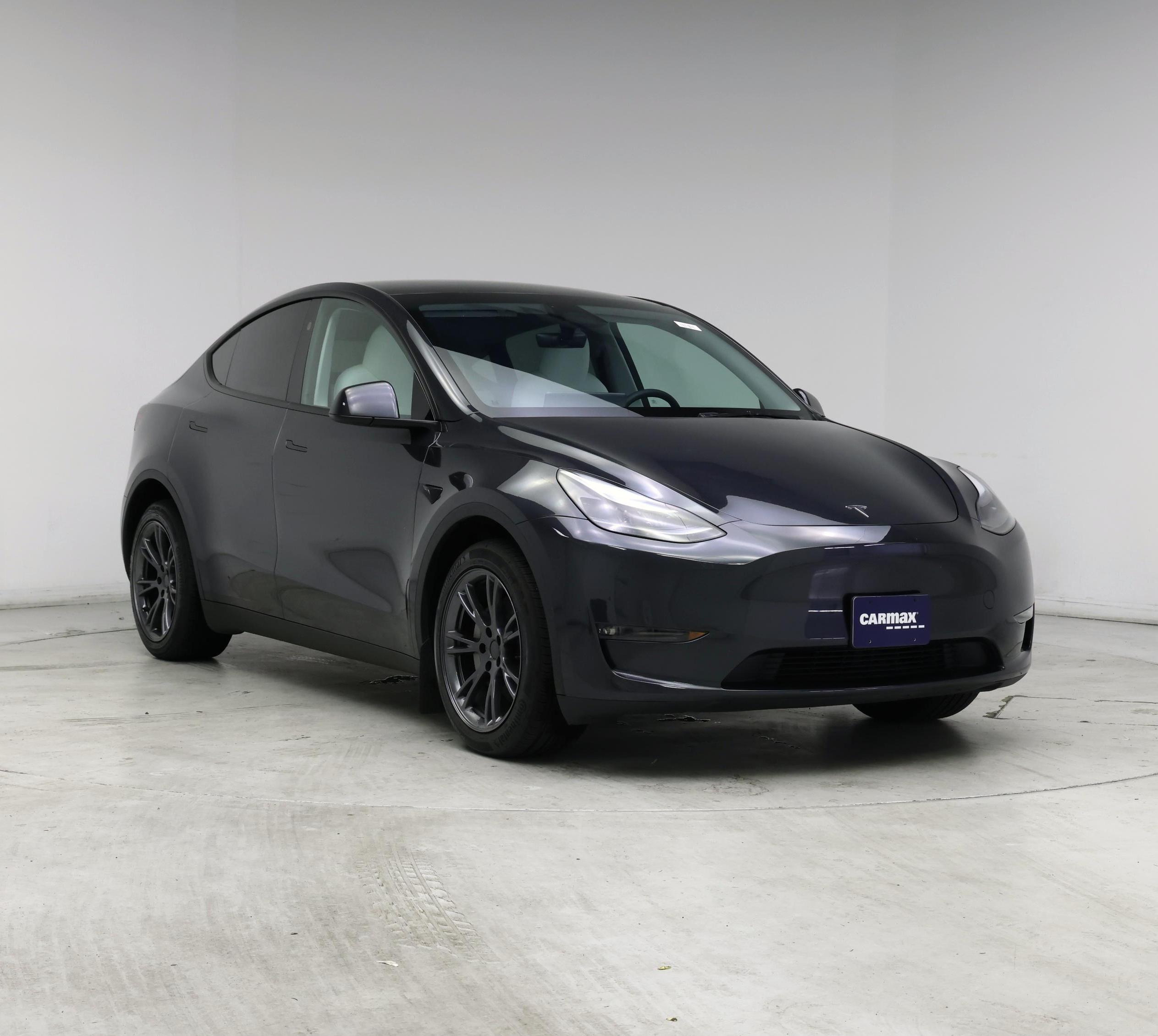 2025 Tesla Model Y Long Range in Gray